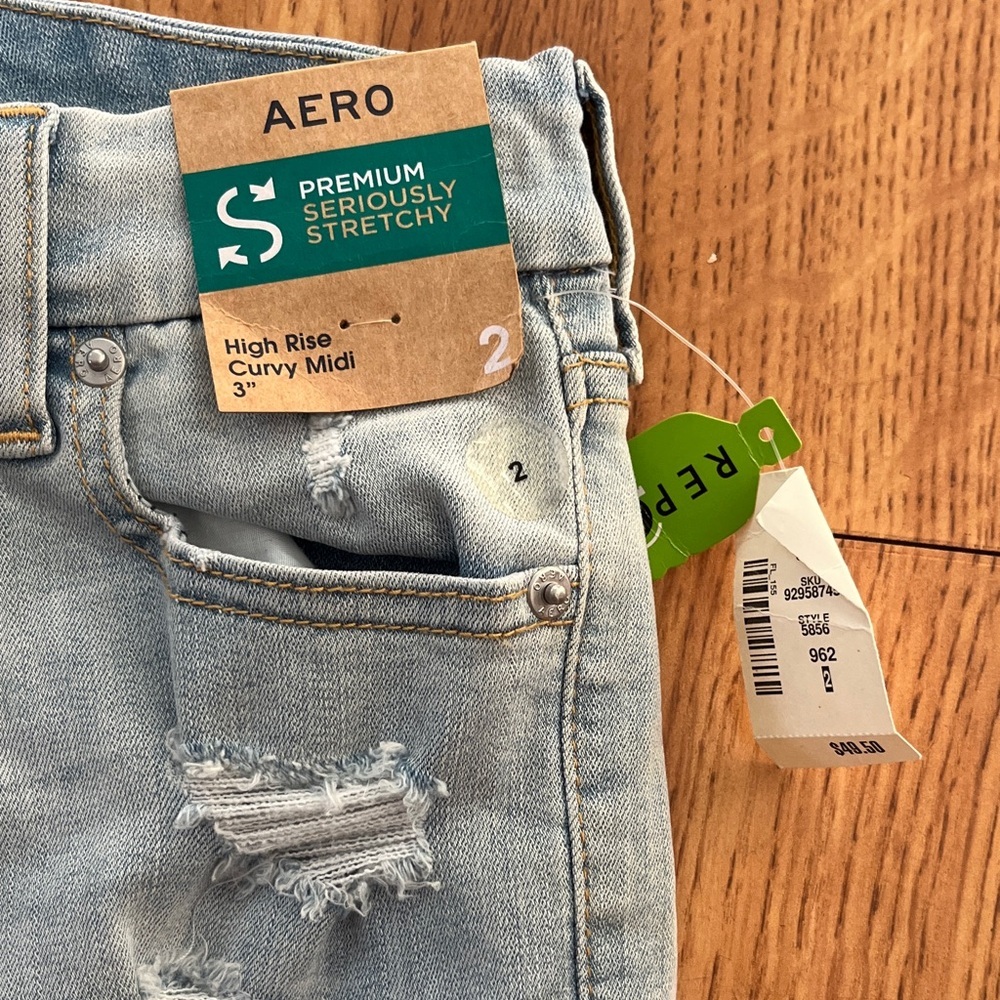 Aeropostale High Rise Curvy Midi 3” Light Blue Distressed Women Shorts Stretchy - Picture 2 of 5